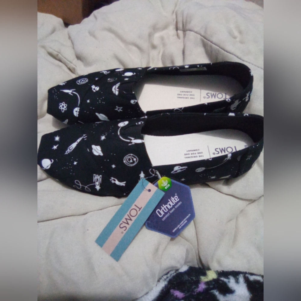 TOMS Shoes Size 8 Women's Black Alpargata Alien Galaxy Space Glow In The Dark